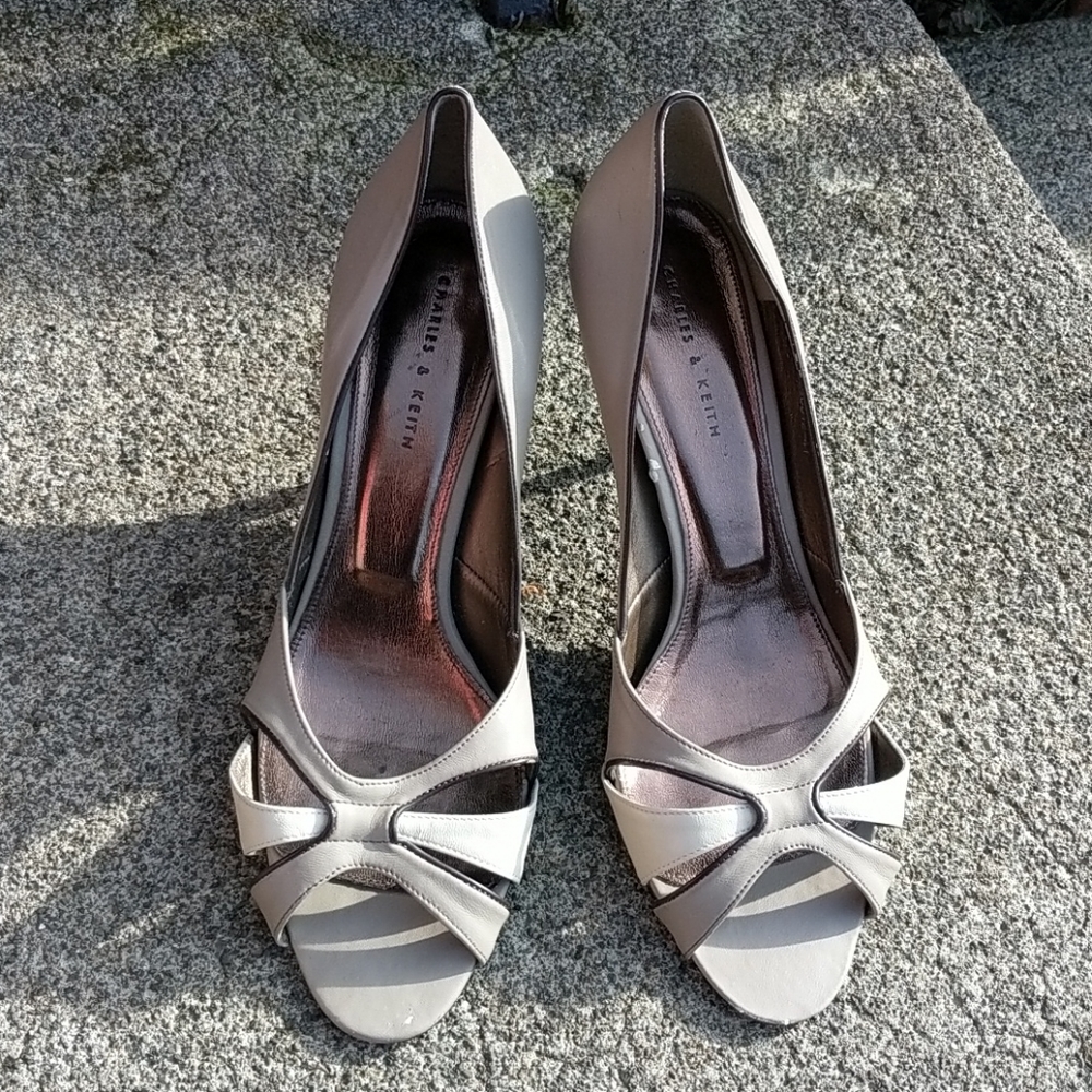 Nude peeptoe heels